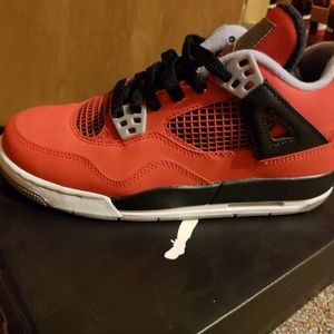 Air Jordan 4 Retro